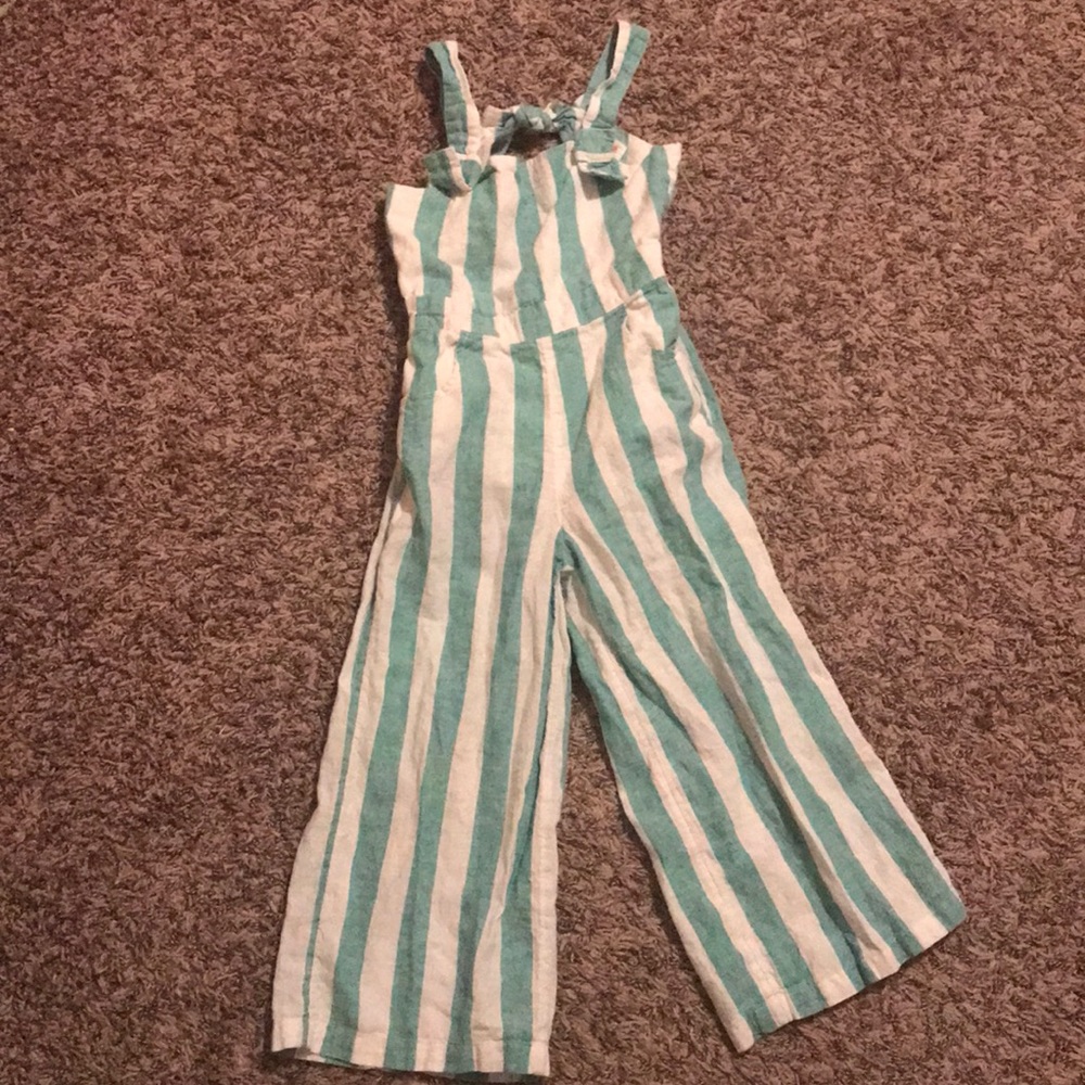 Green and white striped jumper size 4/5